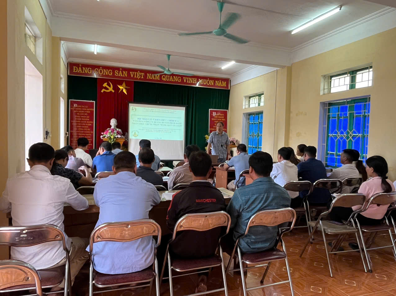 Hội thảo góp ý, hoàn thiện hệ thống văn bản quản lý và bộ công cụ quảng bá sản phẩm mang nhãn hiệu chứng nhận “Măng sặt Văn Chấn”