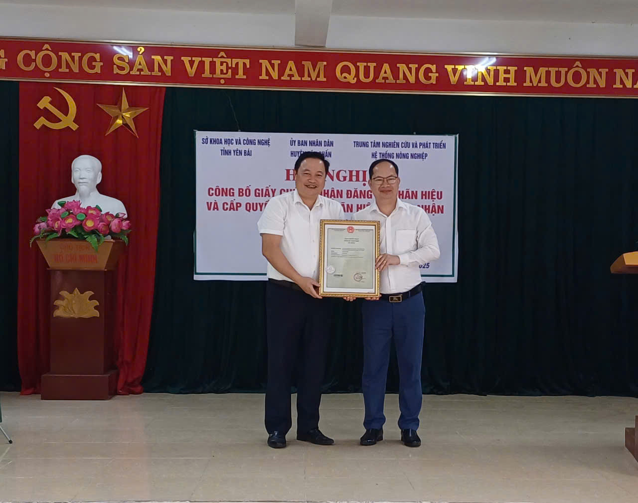 Hội nghị công bố Giấy chứng nhận đăng ký nhãn hiệu chứng nhận 